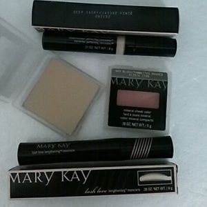 Deep Ivory makeup set